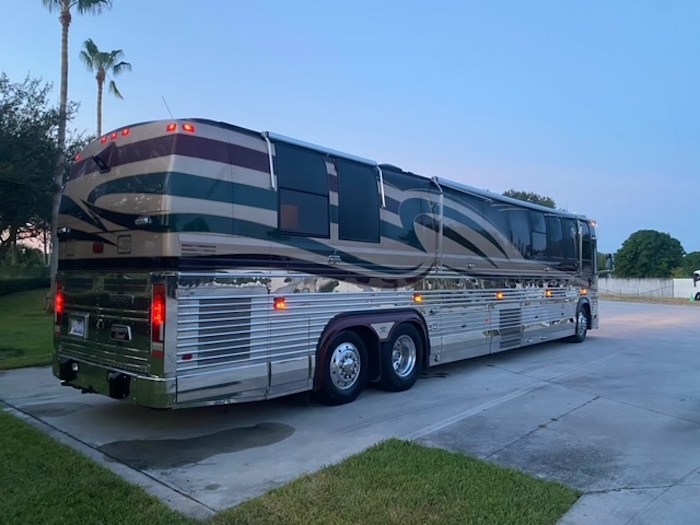 1999 Prevost Liberty XL For Sale