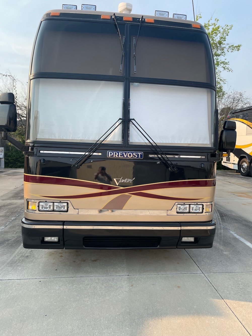 2001 Prevost Featherlite H3-45 For Sale