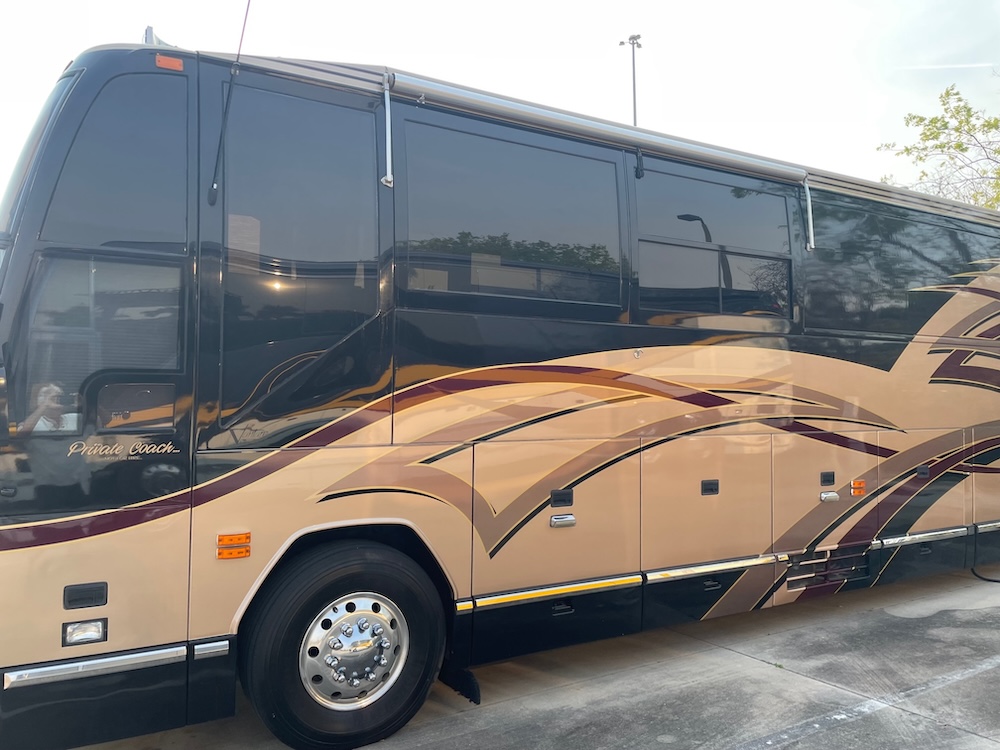 2001 Prevost Featherlite H3-45 For Sale