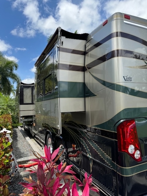 2001 Prevost Featherlite H3-45 For Sale