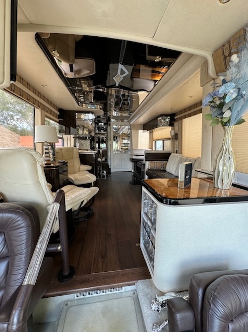 2001 Prevost Featherlite H3-45 For Sale