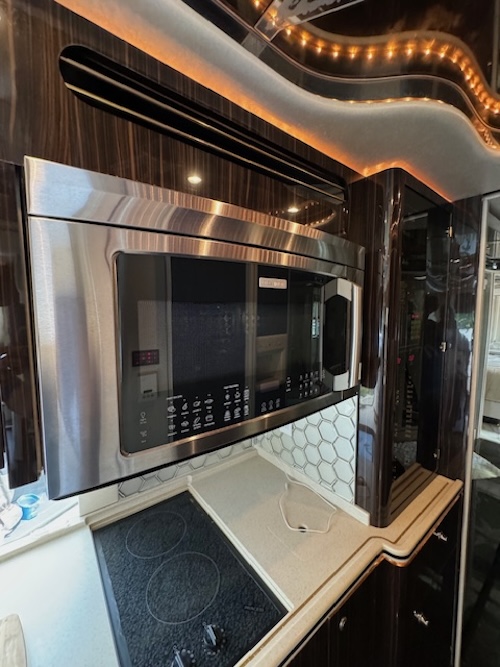 2001 Prevost Featherlite H3-45 For Sale