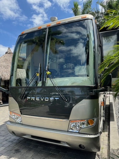 2001 Prevost Featherlite H3-45 For Sale