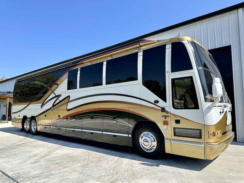 2003 Prevost Featherlite H3-45 For Sale