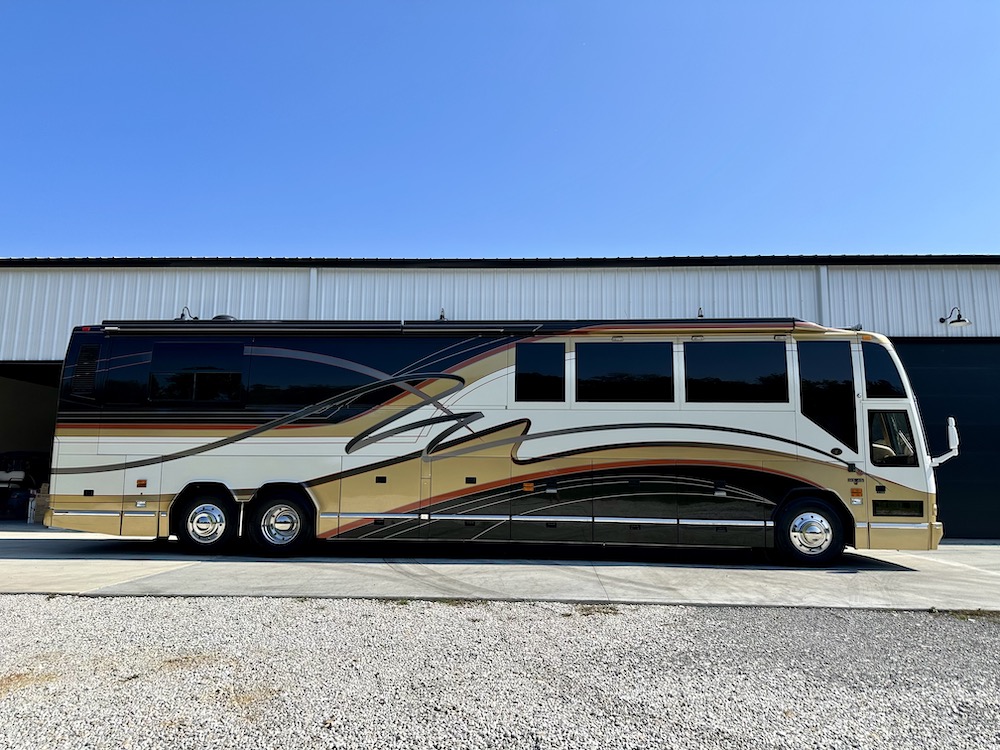 2003 Prevost Featherlite H3-45 For Sale