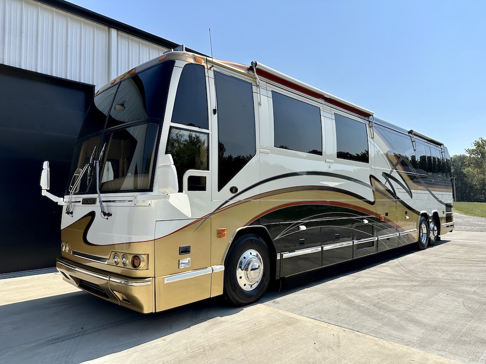 2003 Prevost Featherlite H3-45 For Sale