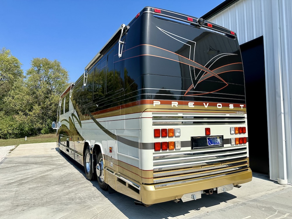 2003 Prevost Featherlite H3-45 For Sale