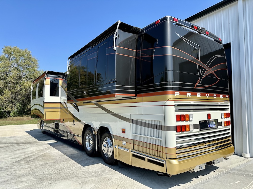 2003 Prevost Featherlite H3-45 For Sale