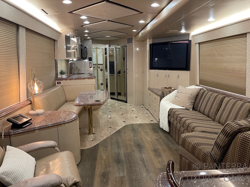 2005 Prevost  Marathon H3-45 For Sale