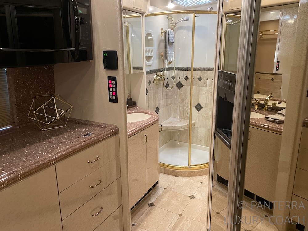 2005 Prevost  Marathon H3-45 For Sale