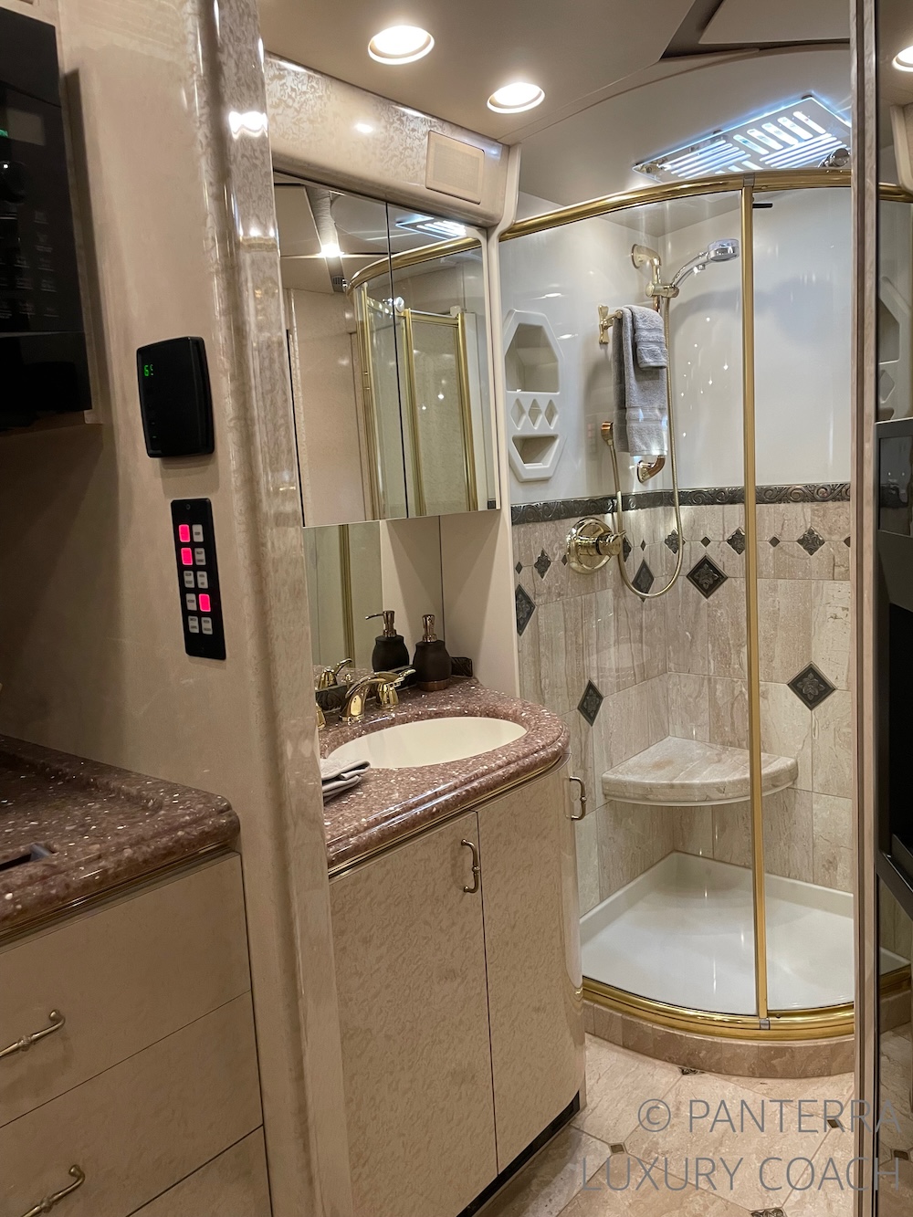 2005 Prevost  Marathon H3-45 For Sale