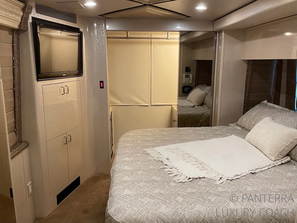 2005 Prevost  Marathon H3-45 For Sale