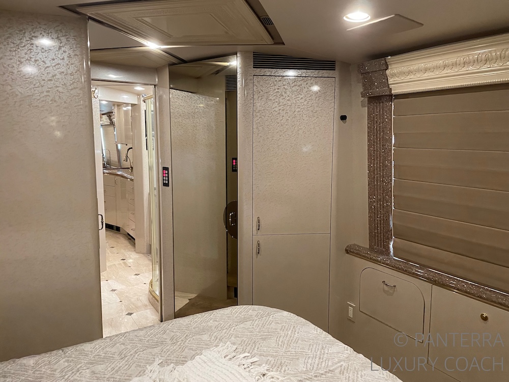 2005 Prevost  Marathon H3-45 For Sale