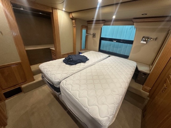 2006 Prevost Royale XLII For Sale