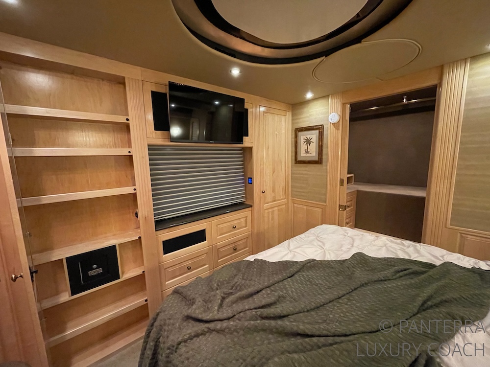 2006 Prevost Royale XLII For Sale