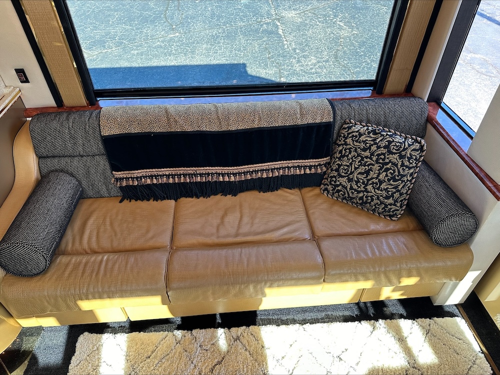 2007 Prevost Featherlite  H3-45 For Sale