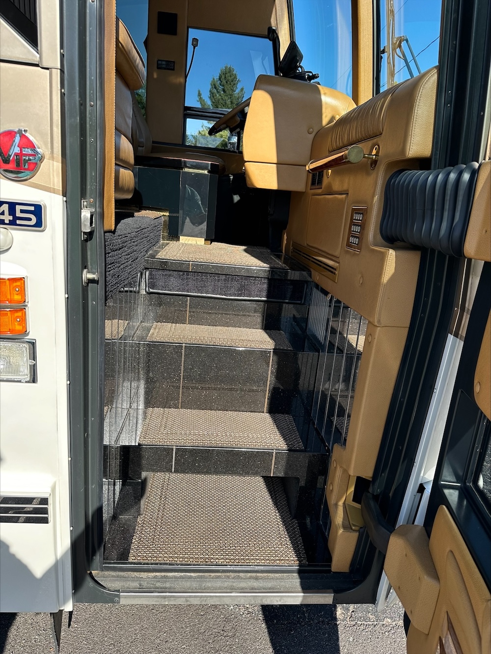 2007 Prevost Featherlite  H3-45 For Sale