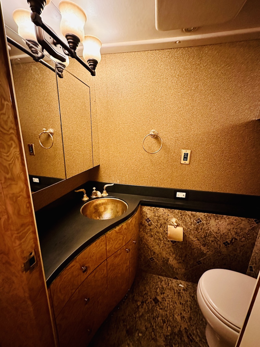 2008 Prevost Millennium H3-45 For Sale