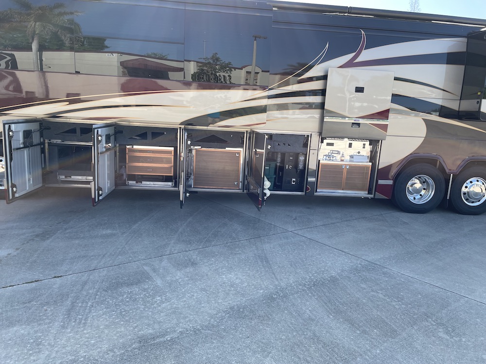 2008 Prevost Parliament H3-45 For Sale