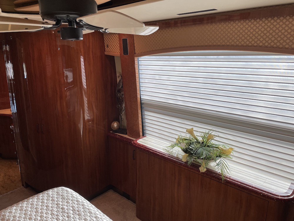 2008 Prevost Parliament H3-45 For Sale