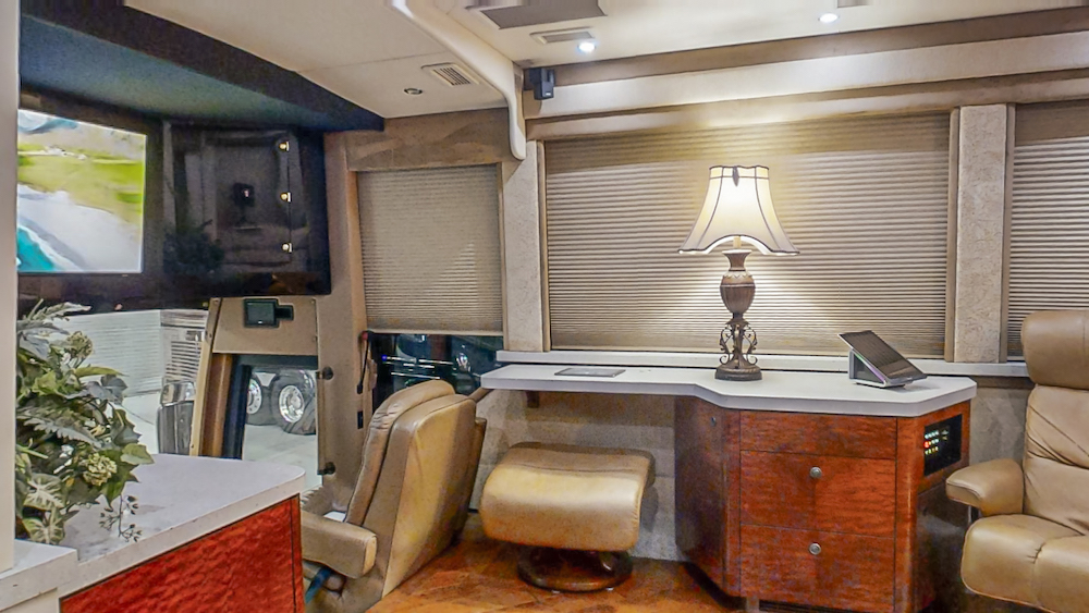 2009 Prevost Featherlite H3-45 For Sale