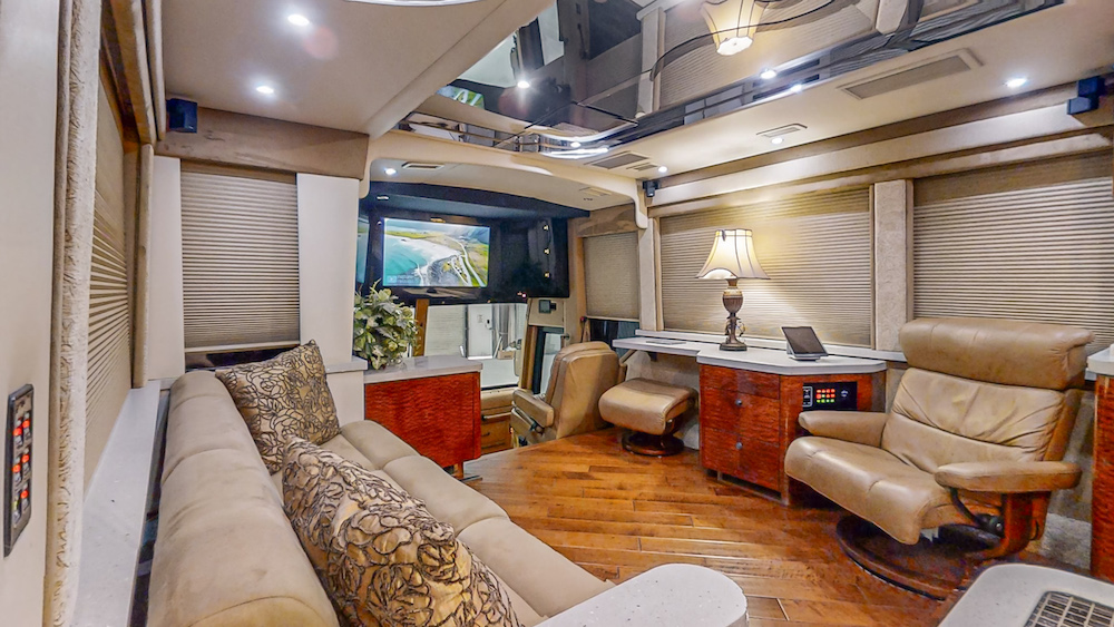 2009 Prevost Featherlite H3-45 For Sale