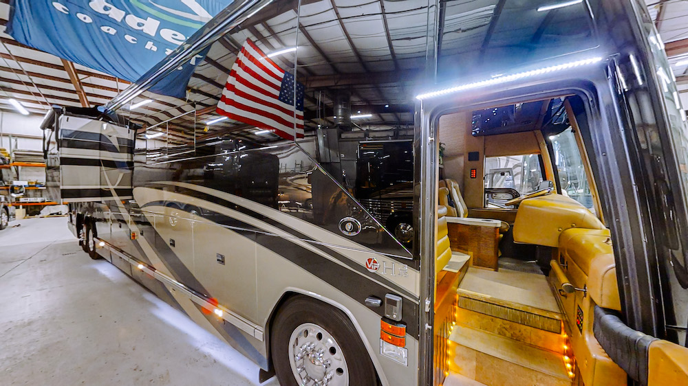 2009 Prevost Featherlite H3-45 For Sale