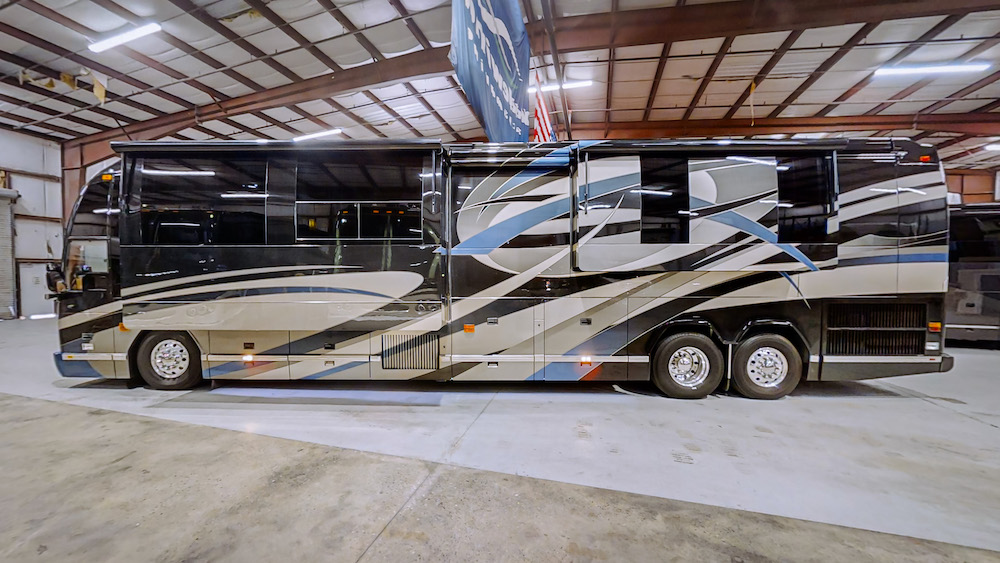 2009 Prevost Featherlite H3-45 For Sale