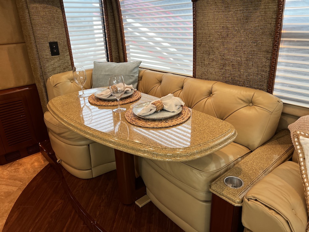 2009 Prevost Liberty H3-45 For Sale