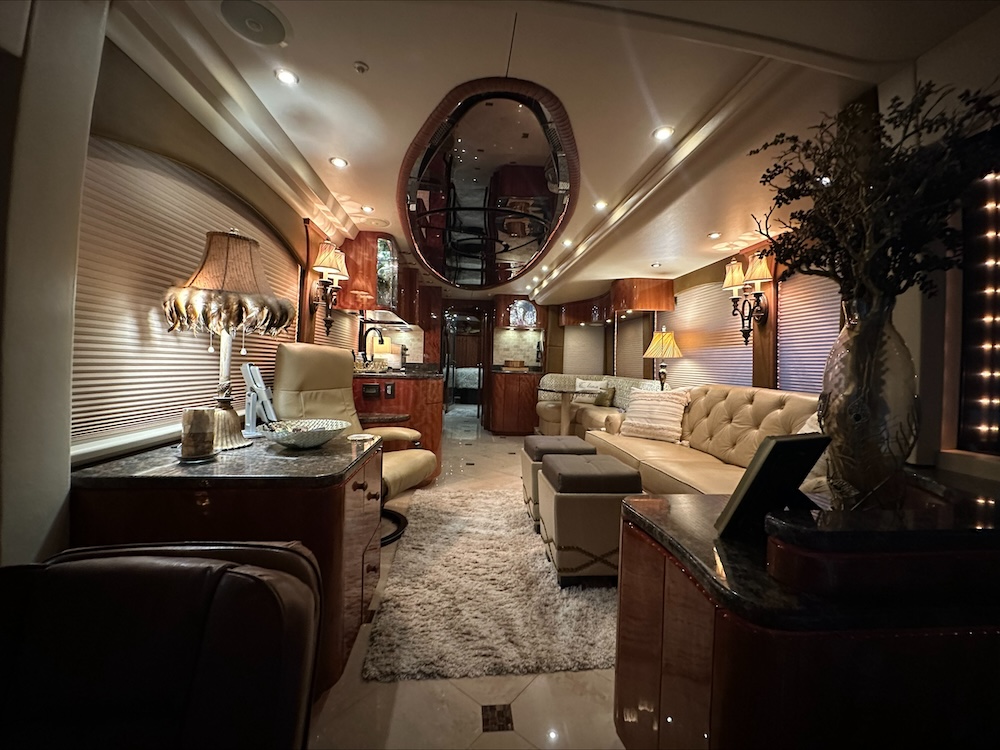 2010 Prevost Millennium  H3-45 For Sale