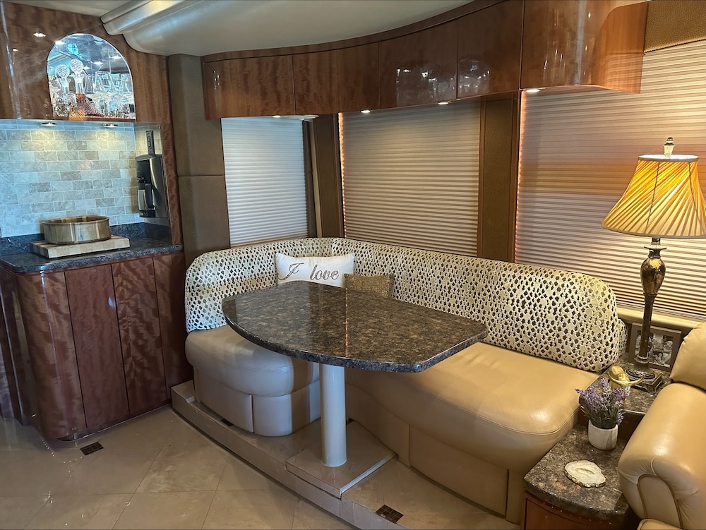 2010 Prevost Millennium  H3-45 For Sale