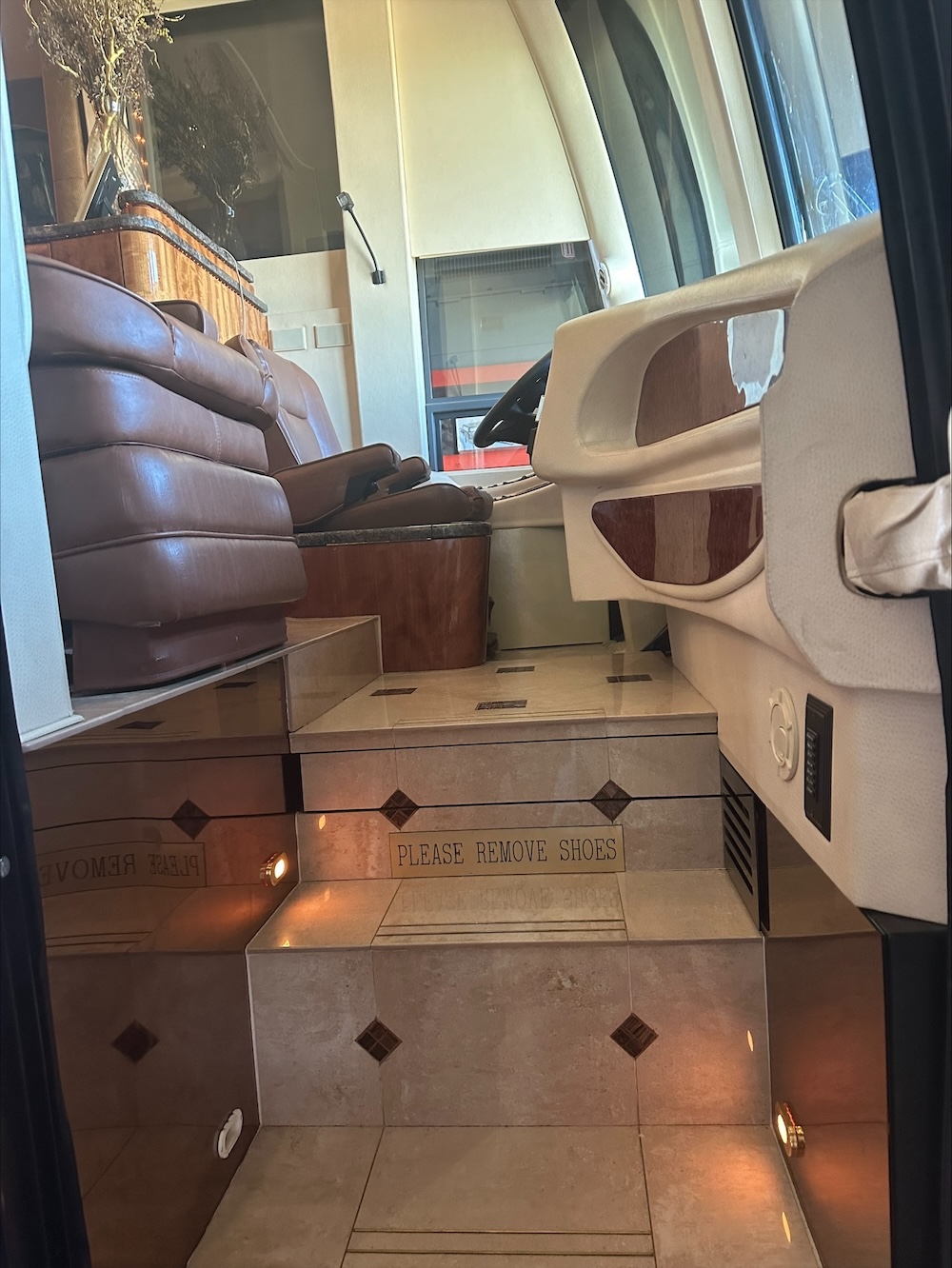 2010 Prevost Millennium  H3-45 For Sale