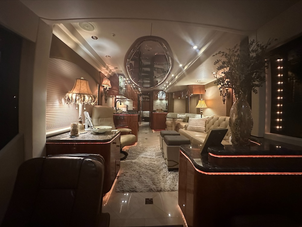 2010 Prevost Millennium  H3-45 For Sale