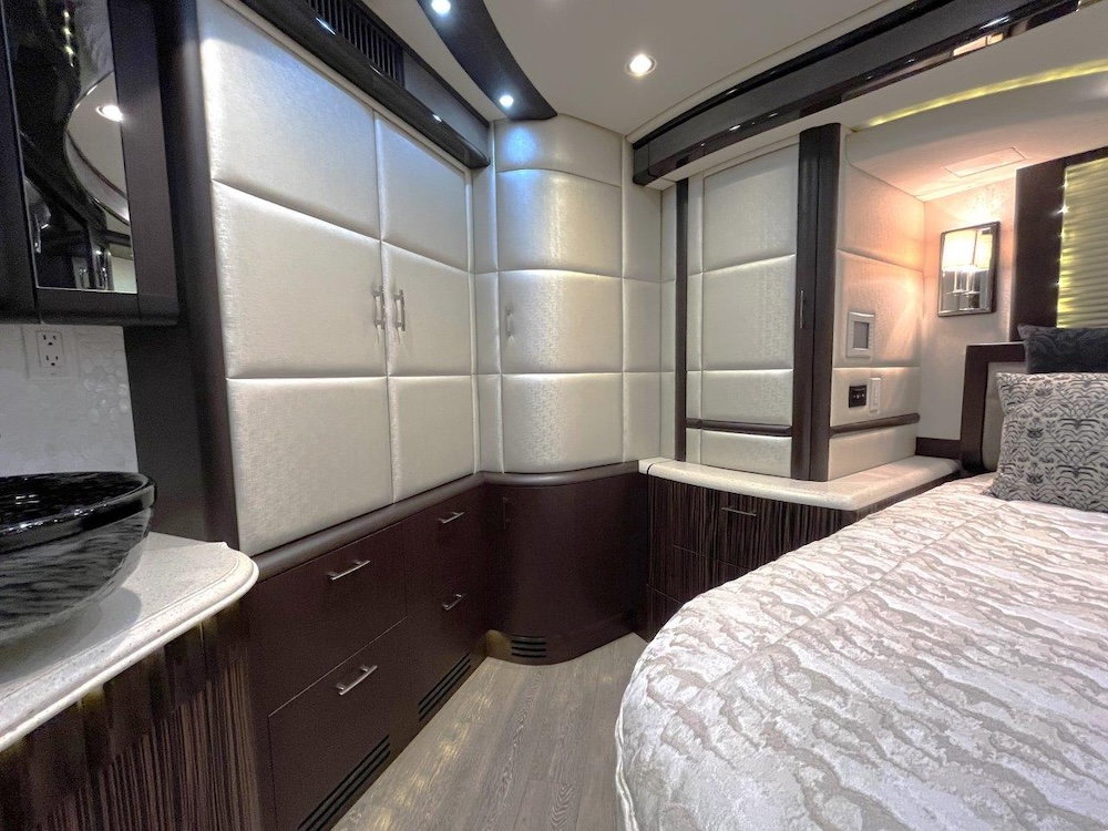 2014 Prevost Liberty  H3-45 For Sale