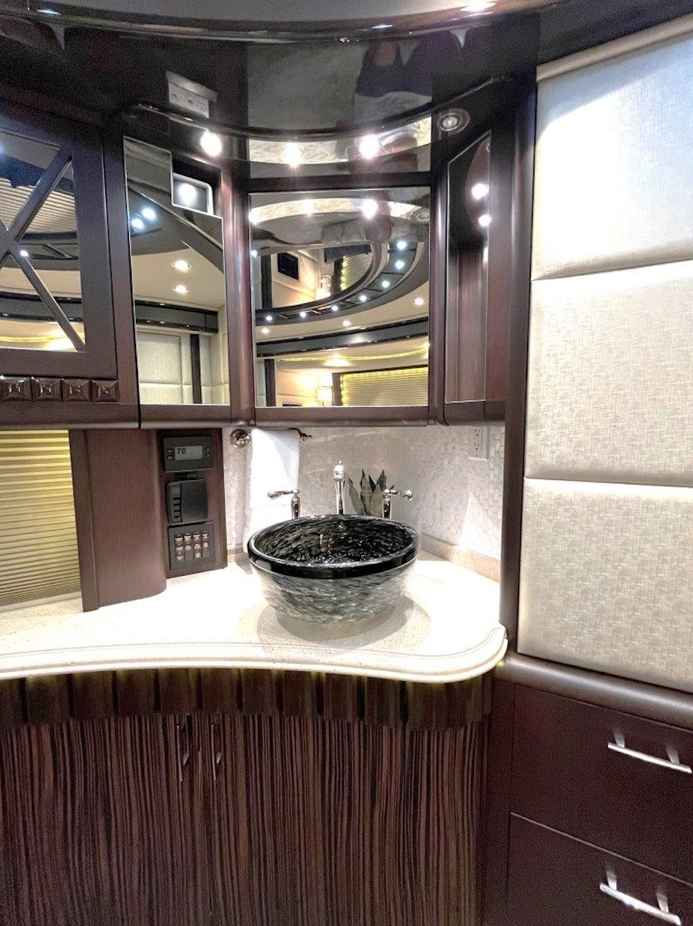 2014 Prevost Liberty  H3-45 For Sale