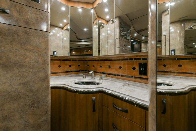 2015 Prevost Marathon H3-45 For Sale