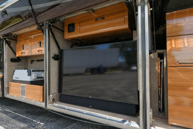 2015 Prevost Marathon H3-45 For Sale