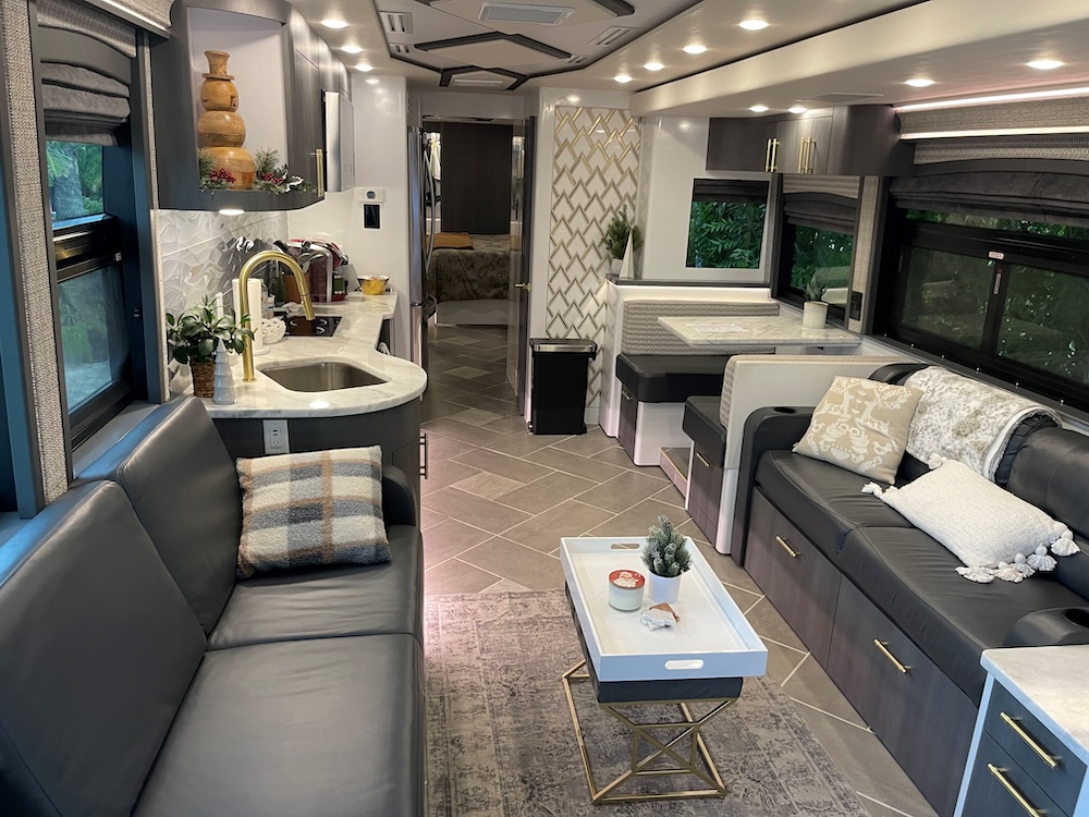 2023 Prevost  Nashville Coach X3  For Sale